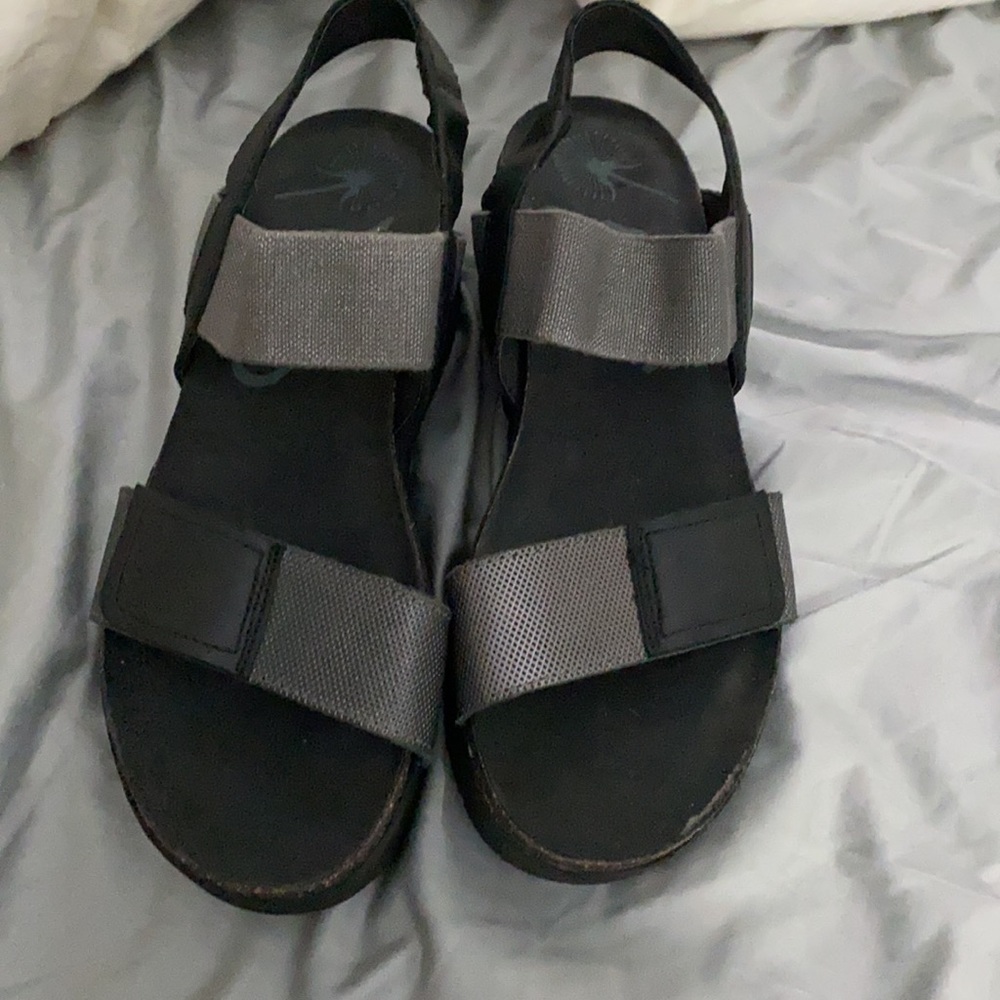 Sandals - Picture 3 of 4